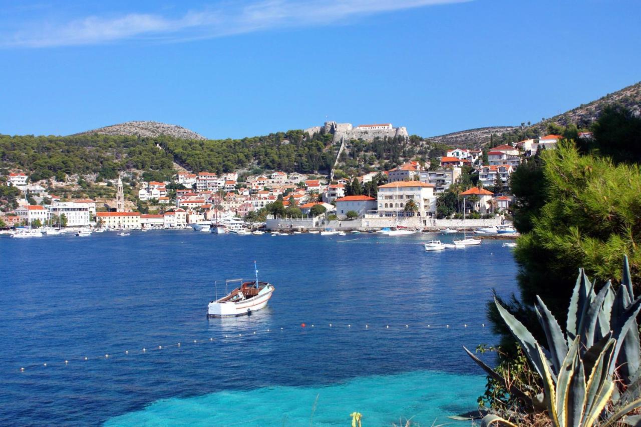 Apartments And Rooms With Parking Space Hvar - 13161 Hvar Town Exterior foto
