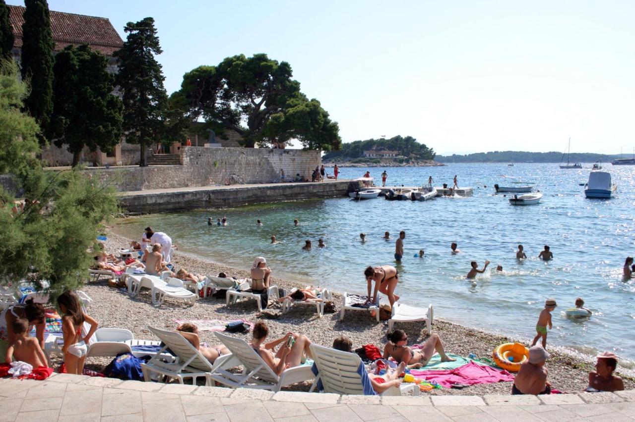 Apartments And Rooms With Parking Space Hvar - 13161 Hvar Town Exterior foto