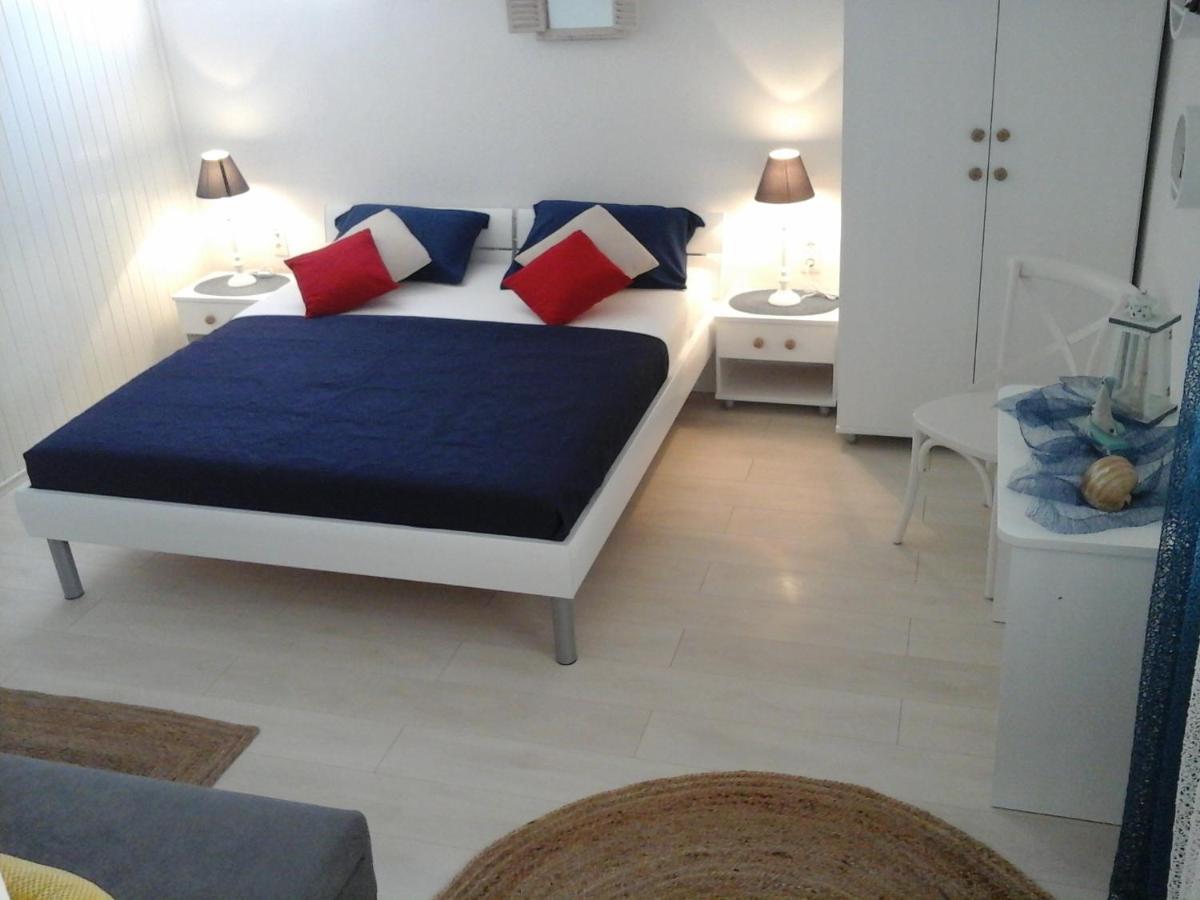 Apartments And Rooms With Parking Space Hvar - 13161 Hvar Town Exterior foto